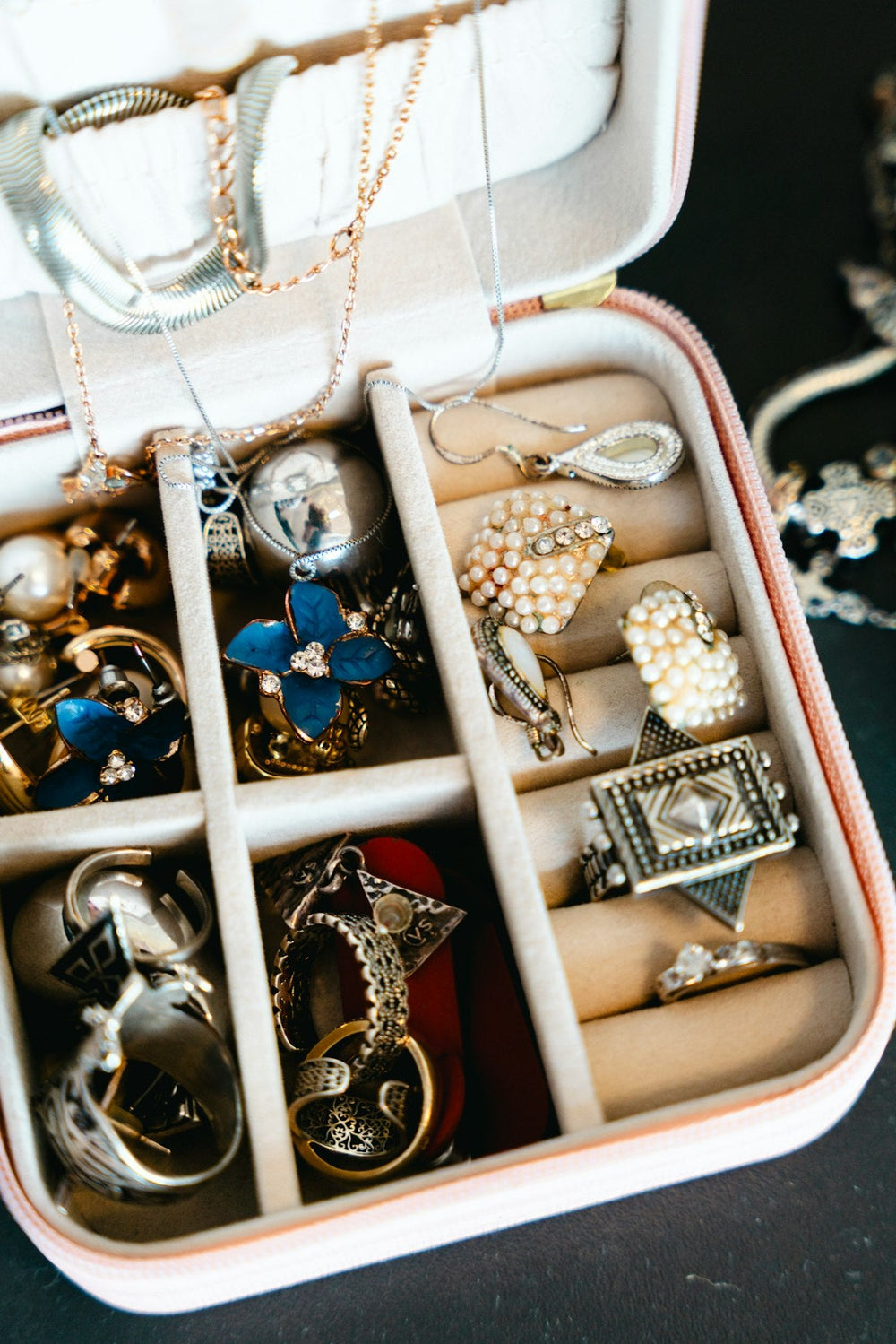 Eid Gift Box — Silver Pendant Necklace